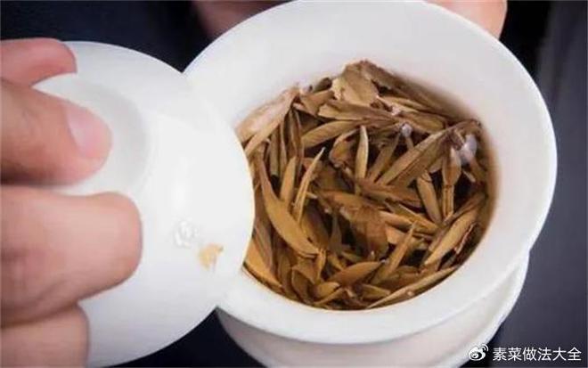 白茶是绿茶还是红茶？白茶是什么茶？茶树品种芒果体育和制作工艺别搞混了(图4)