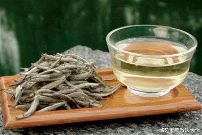 白茶是绿茶还是红茶？白茶是什么茶？茶树品种芒果体育和制作工艺别搞混了(图1)